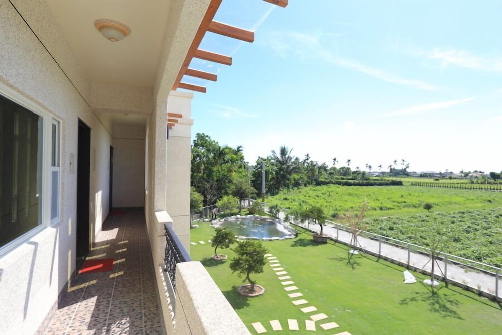 Cai Feng B&amp;B 27/37