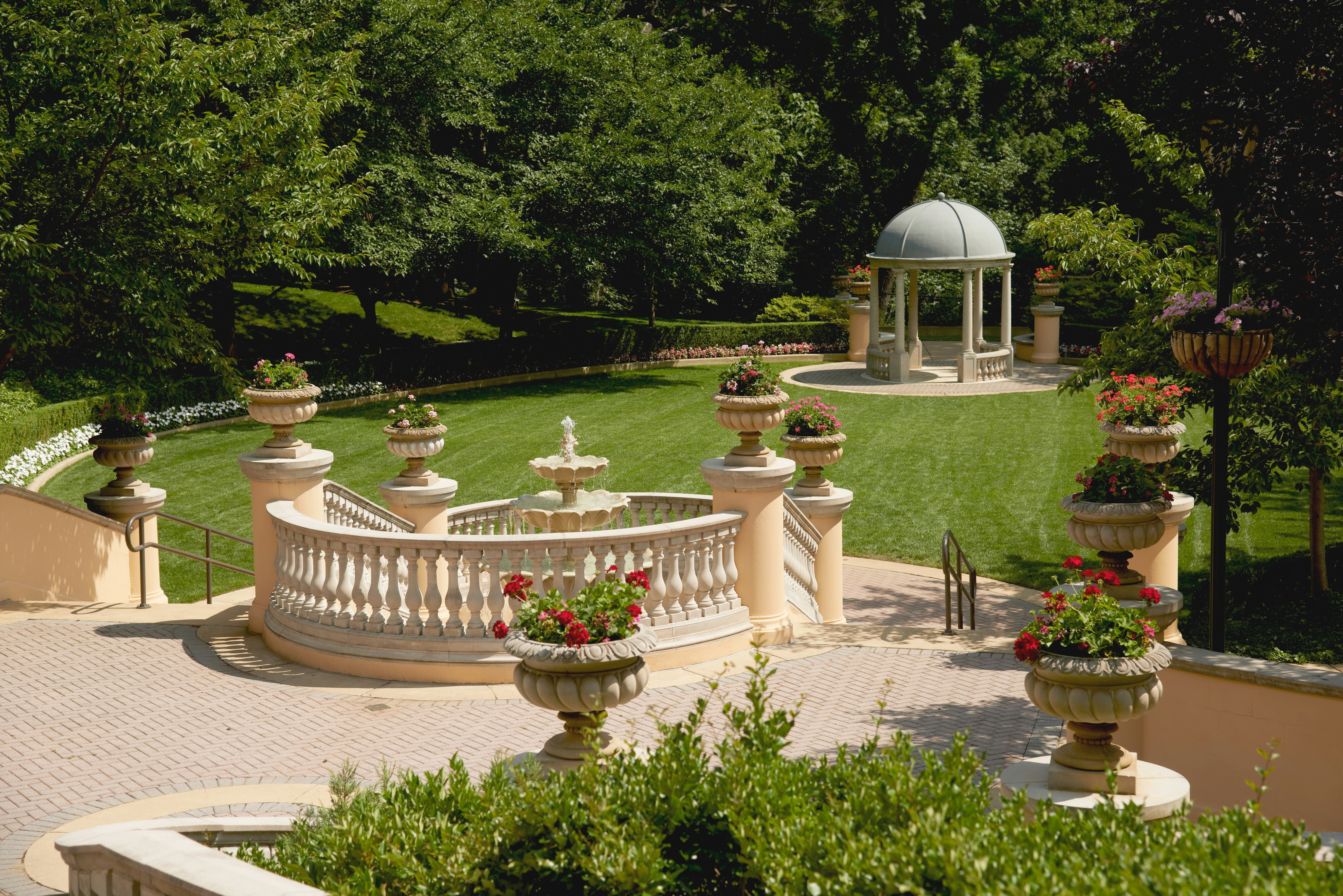 OMNI SHOREHAM HOTEL 79/80