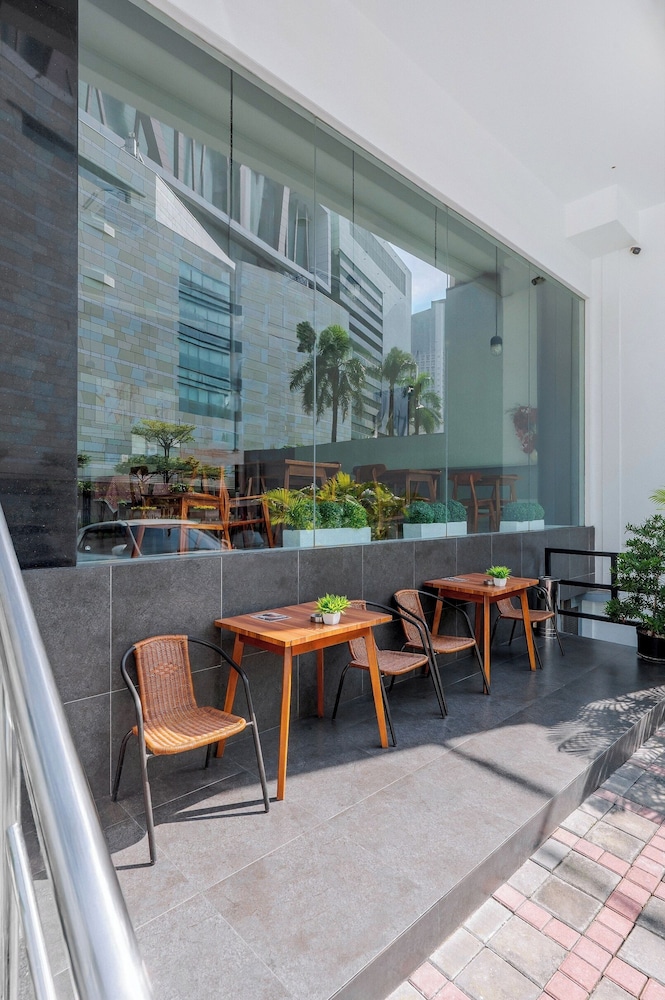 Grand Thamrin Hotel 22/35