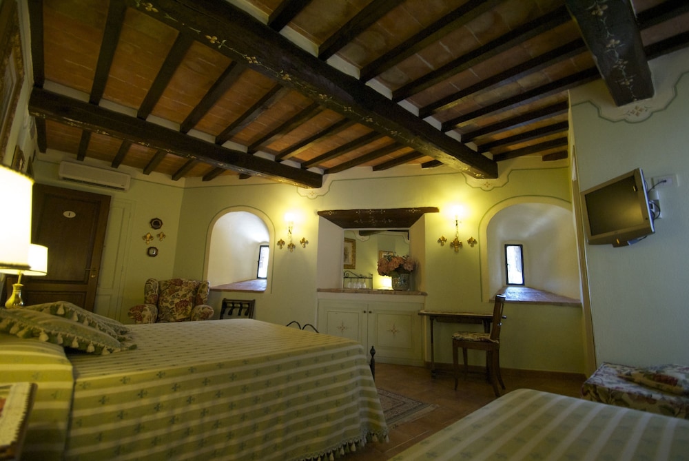 Albergo Torre Sangiovanni 65/75