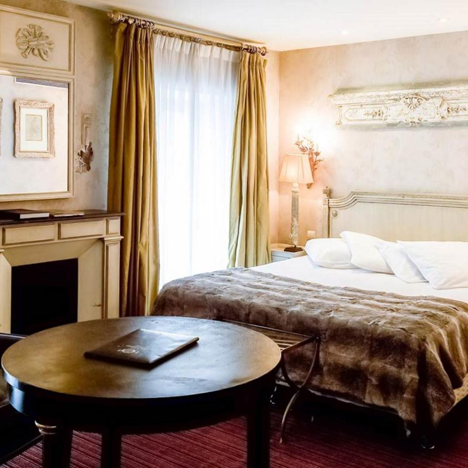 غرفة ديلوكس بسرير كينج، Hotel Chateaubriand 7/10