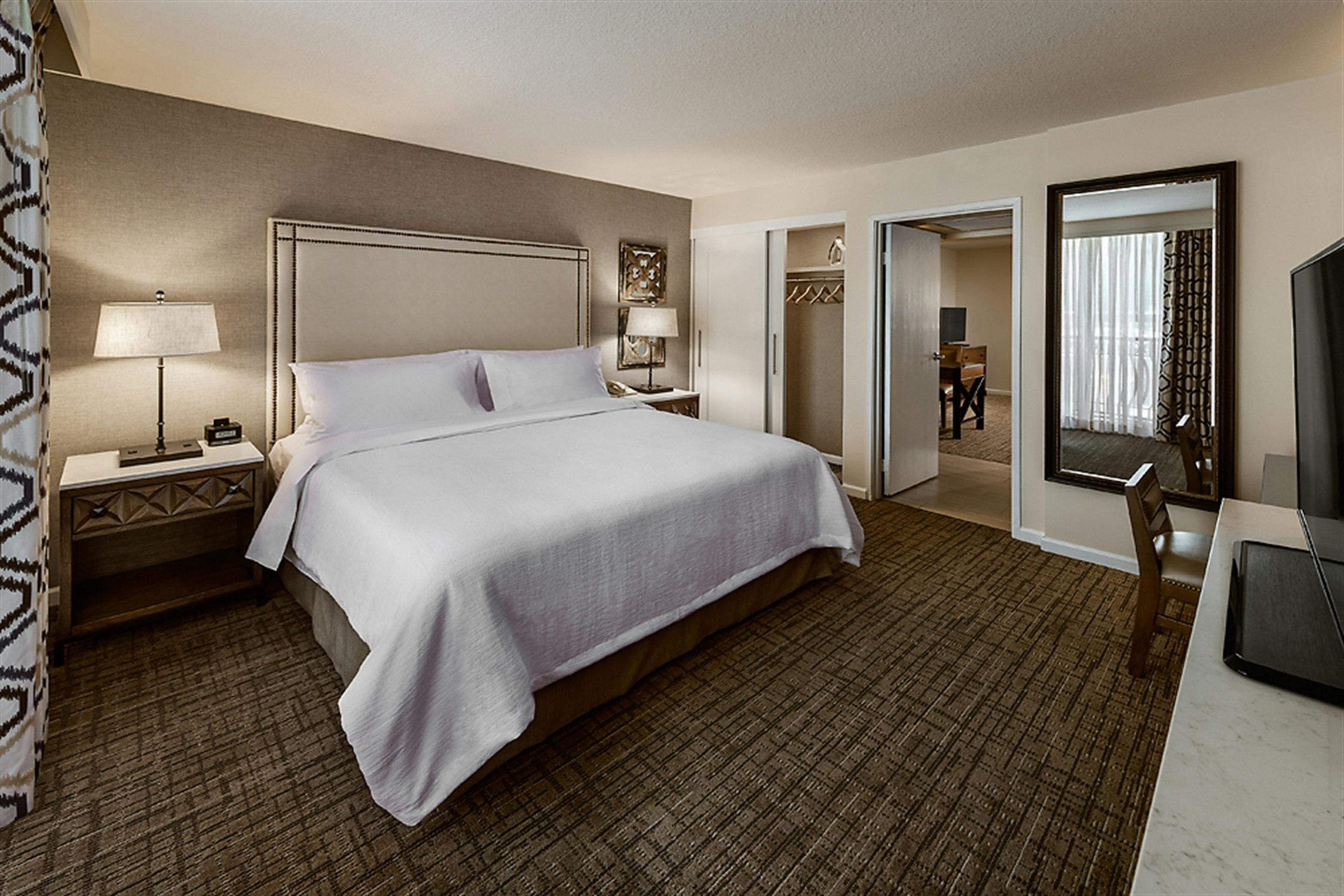1 BEDROOM, SUITE, KING BED