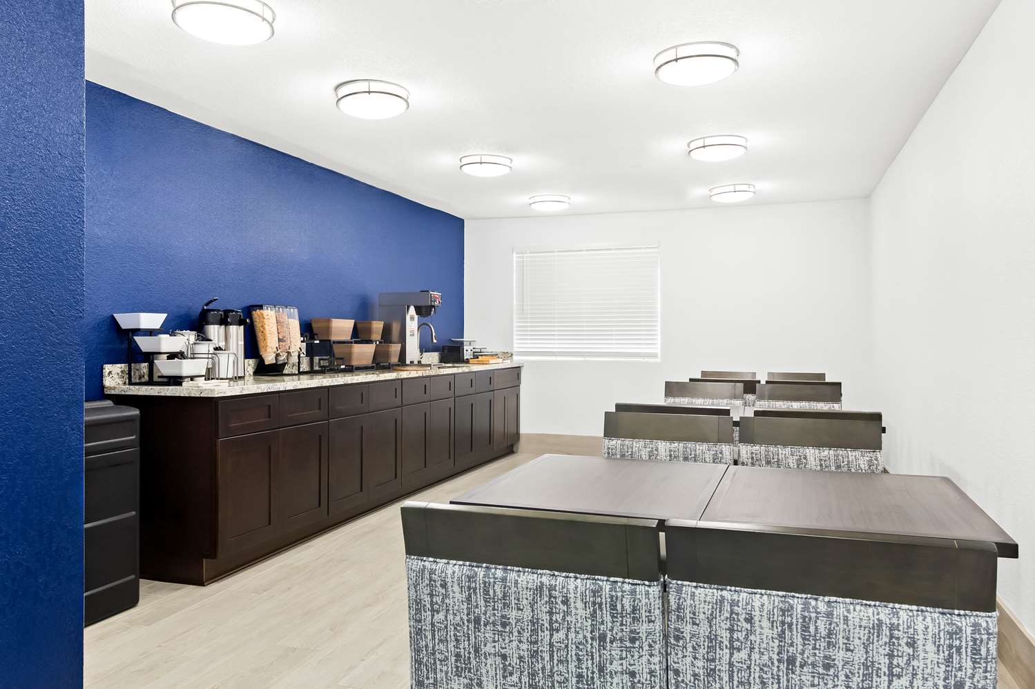 Surestay By Best Western Groves 25/28