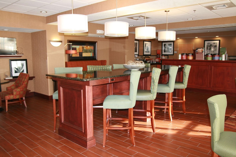 Hampton Inn Hays North of I 70 26/37