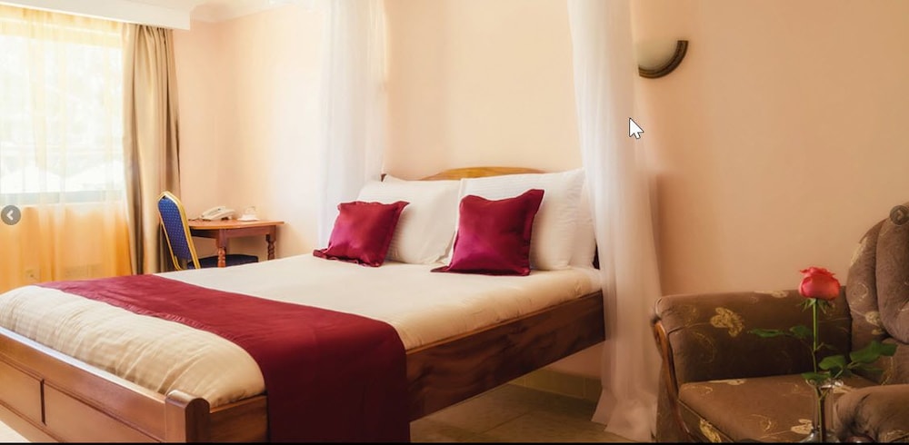 Phoenicia Hotel 14/50