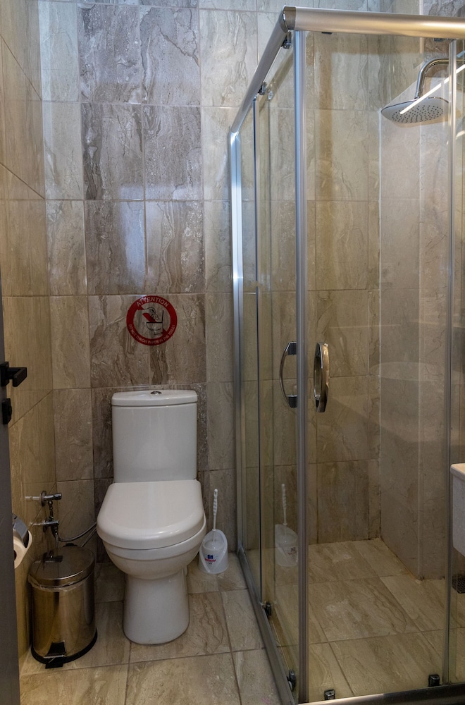 Galley Hotel 49/50