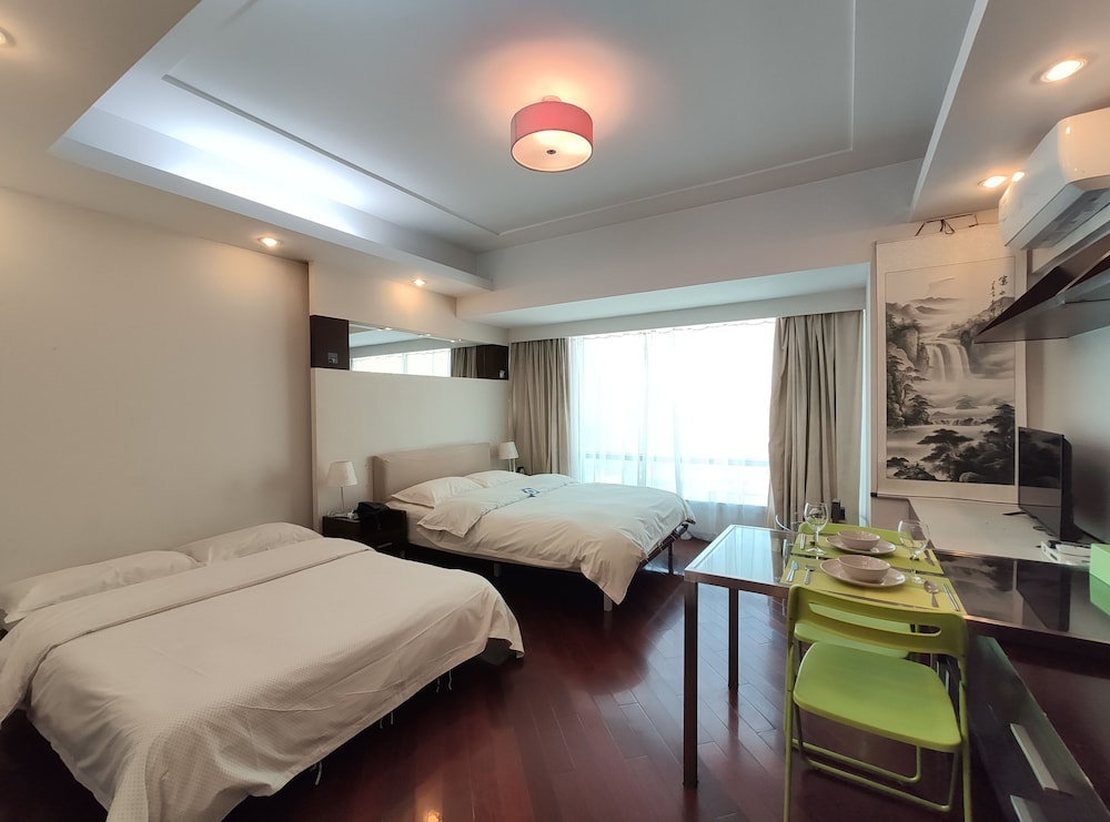 World Union Service Apartment Cosmo 32/72