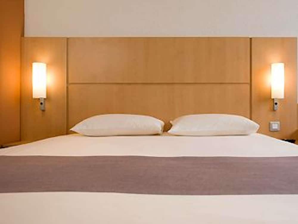 Ibis Cotonou 18/58