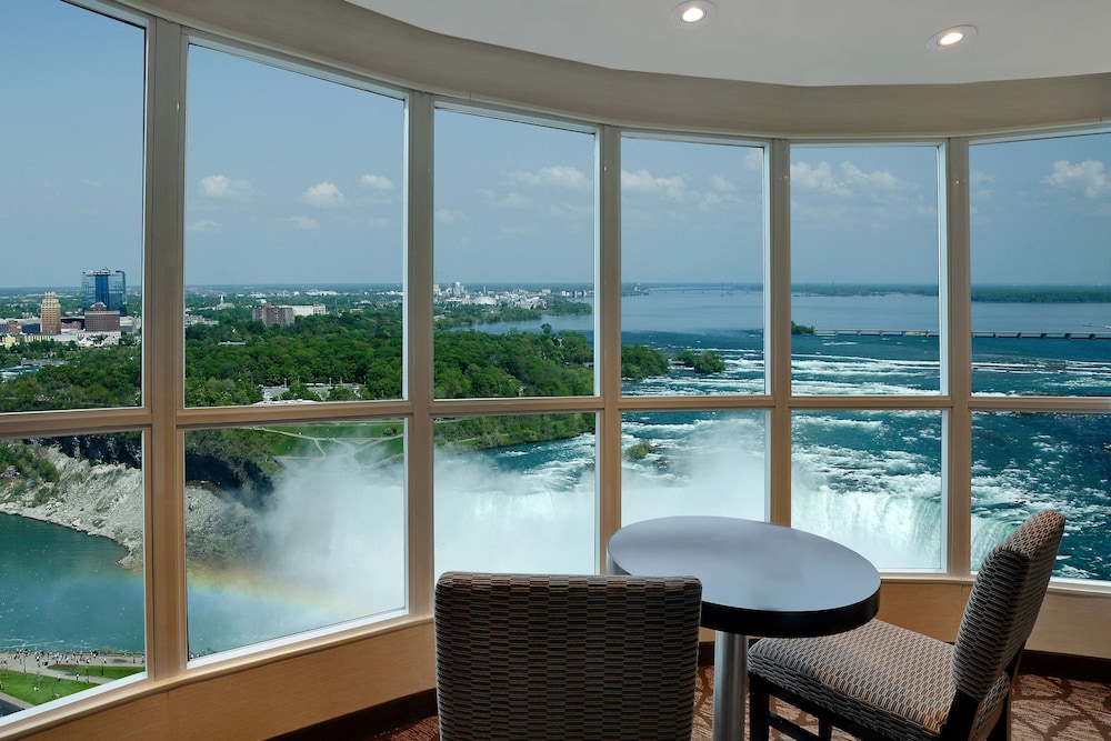 Embassy Suites By Hilton Niagara Falls Fallsview 49/52