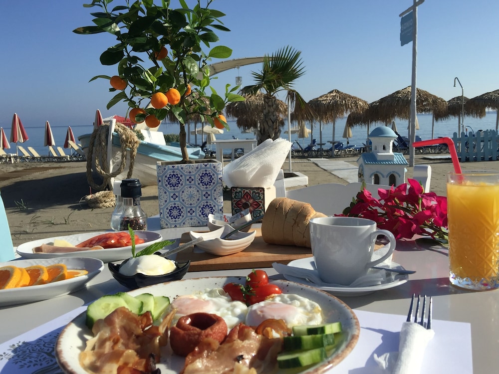 Sonio Beach Hotel 36/57
