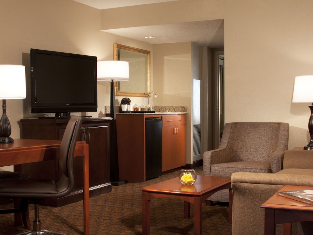 Embassy Suites by Hilton Dallas Near the Galleria 40/71