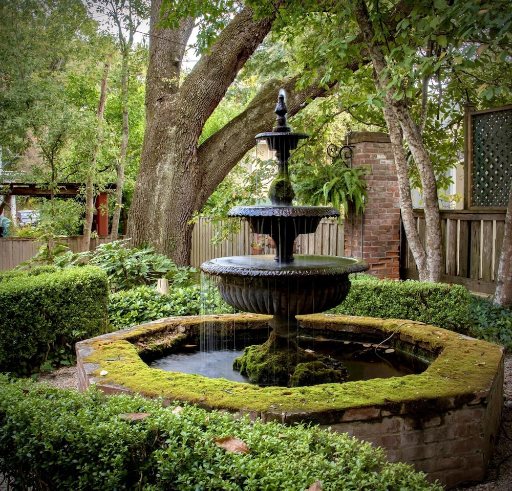 Anchuca Historic Mansion & Inn 42/49