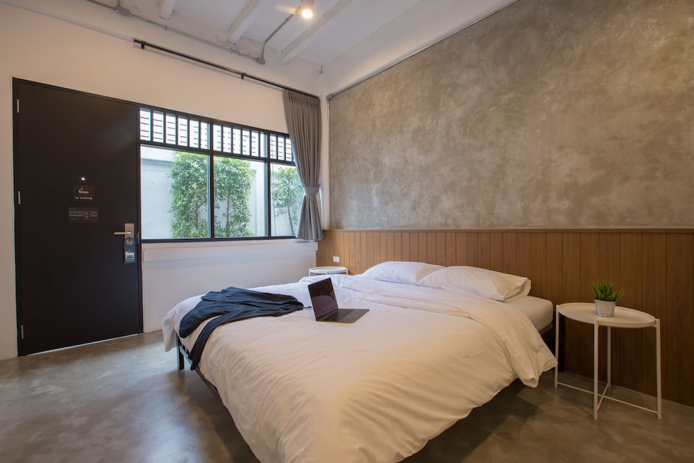 Lost Inn Bkk 29/67