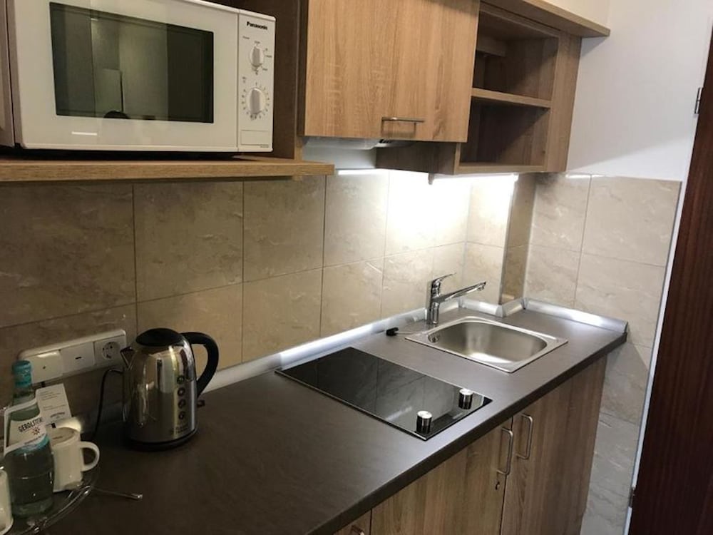غرفة بسرير كوين بإطلالة على المدينة بشرفة بغرفة نوم واحدة، Room in B&B - Studio for 2 People in Hamburg Mitte, Cozy and Modern 8/10