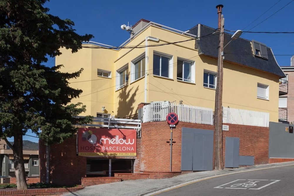 Mellow Youth Hostel 88/100