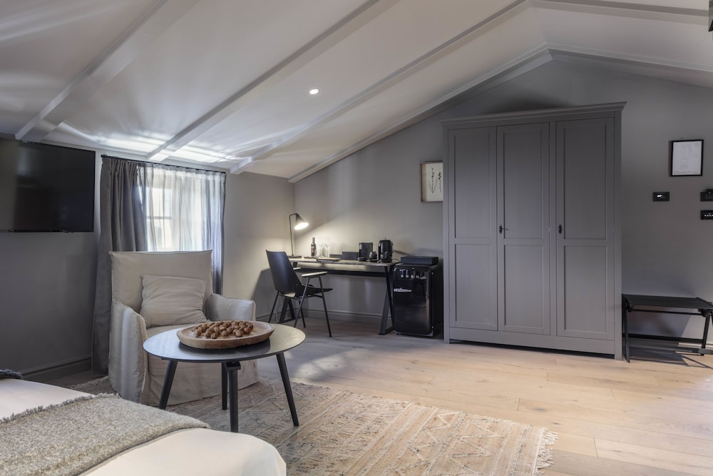 San Canzian Hotel & Residences 49/78