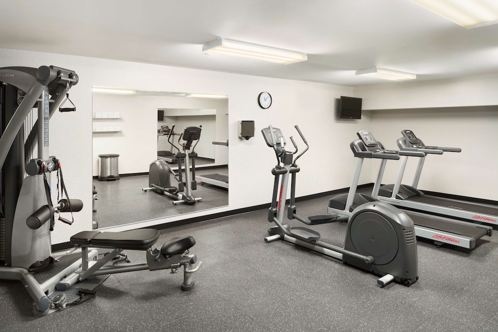 Country Inn & Suites by Radisson, Galena, IL 33/67