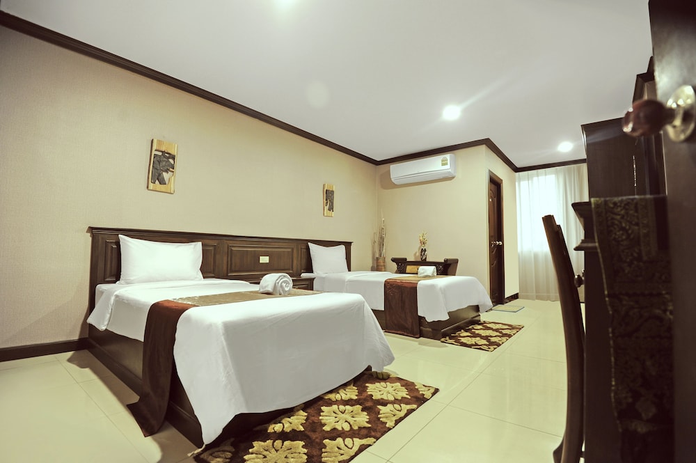 ROMENA GRAND HOTEL 11/40
