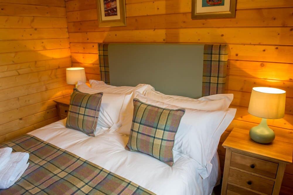 2 BEDROOMS, CHALET