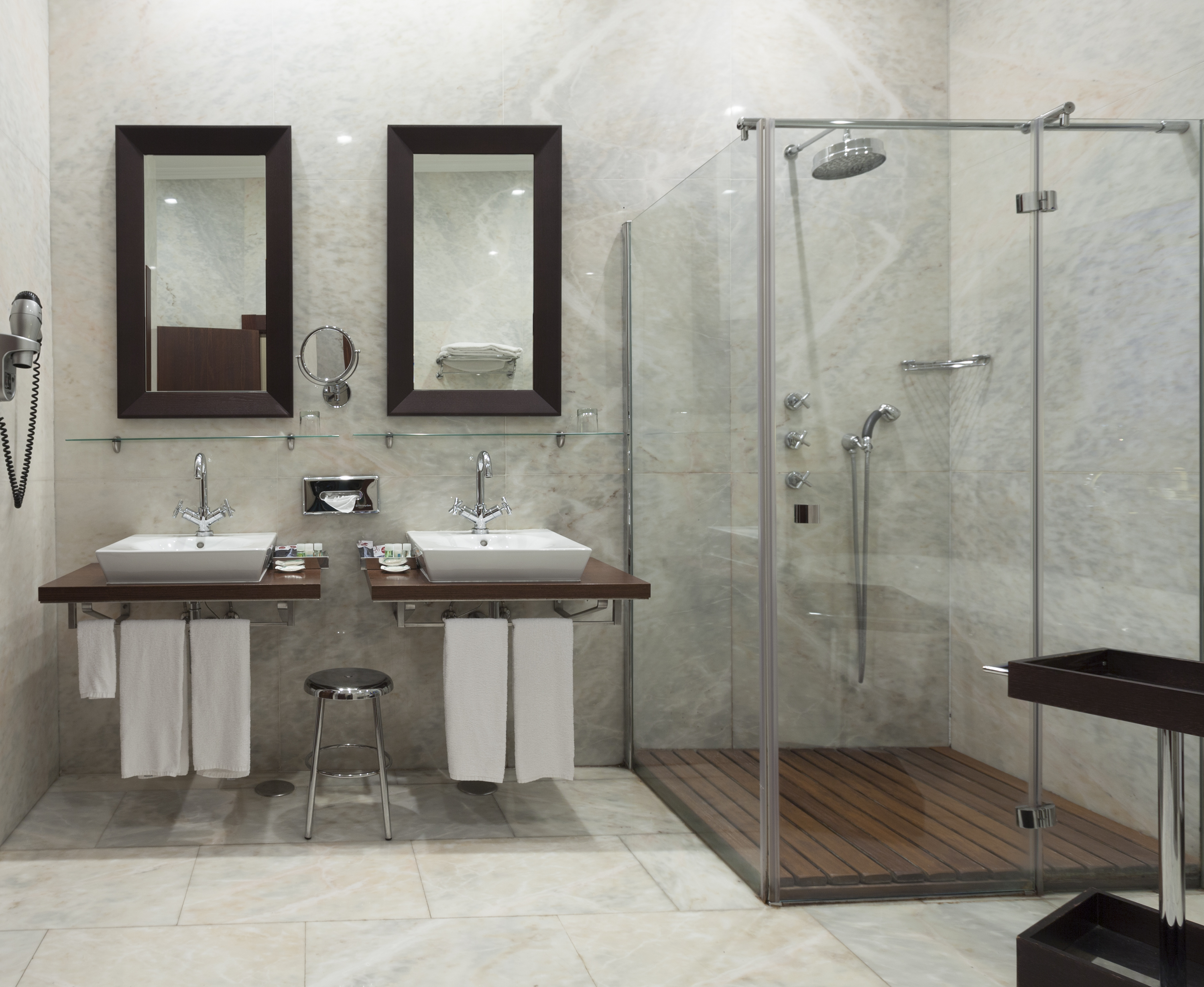 جناح جونيور، Hotel Urh Palacio de Oriol Formerly Nh Palacio de Oriol 8/9
