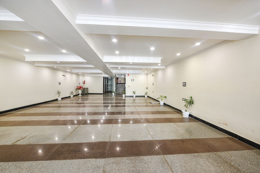 Lobby at FabHotel Prime Apple Tree Residency, Sector 13 Dwarka, New Delhi, DELHI