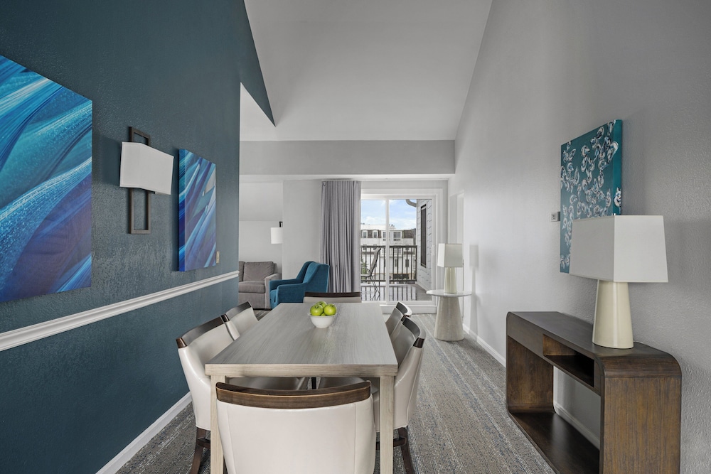Club Wyndham Newport Onshore 54/56
