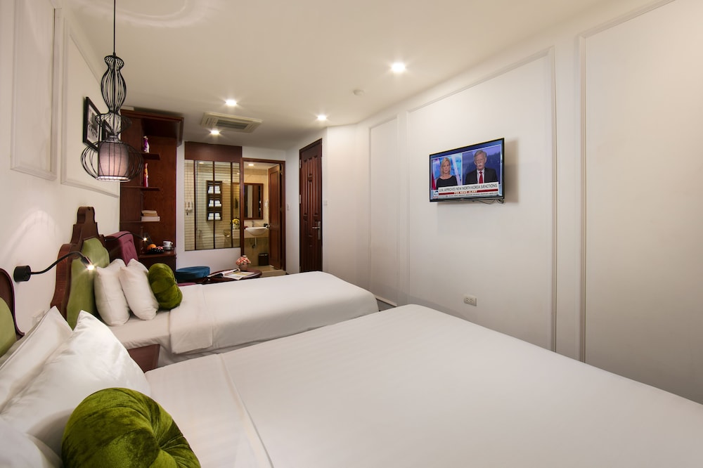 Hanoi New Hotel 8/45