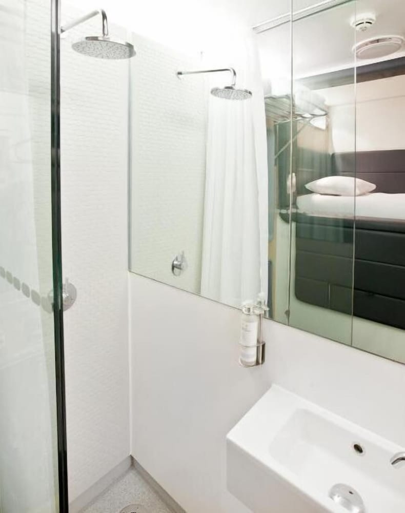 YOTELAir Paris CDG - Transit Hotel 27/32