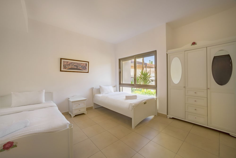 2 BEDROOMS, PREMIER, APARTMENT
