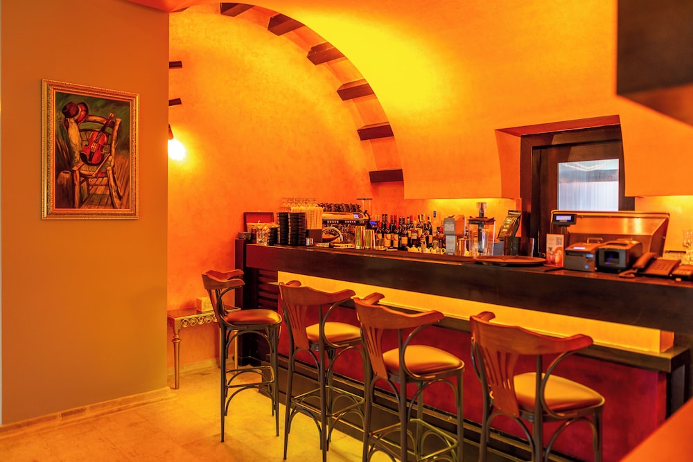 PHOENICIA EXPRESS HOTEL 34/49