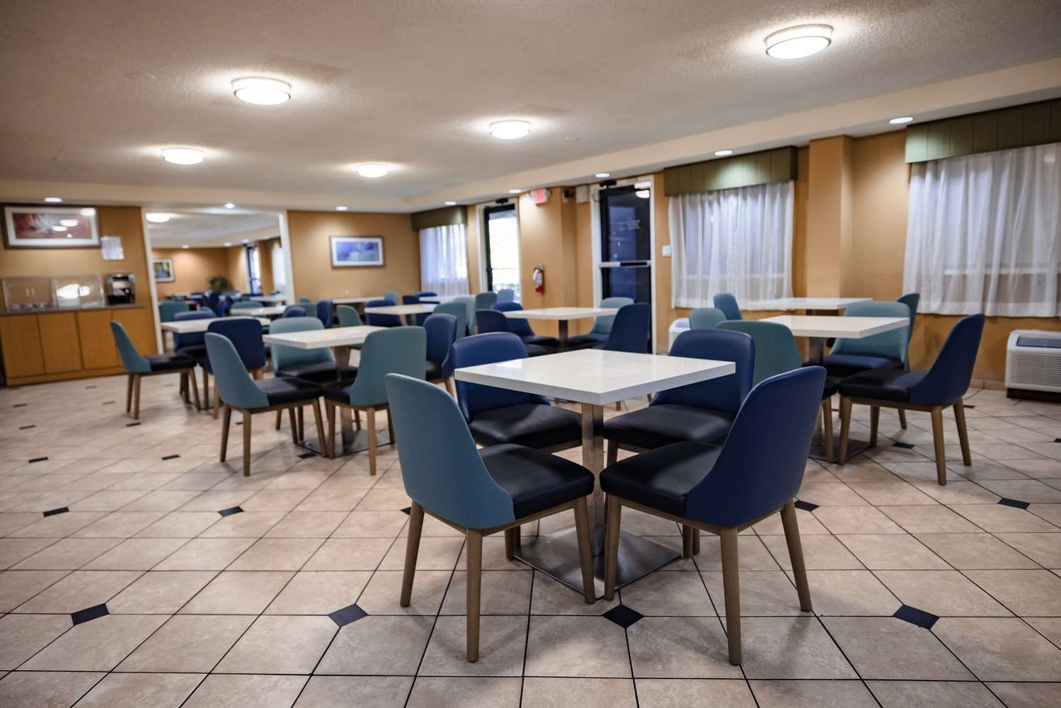 La Quinta Inn by Wyndham Tampa Near Busch Gardens 44/66