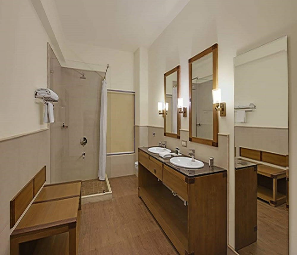 Suite, King Bed, Plunge Pool