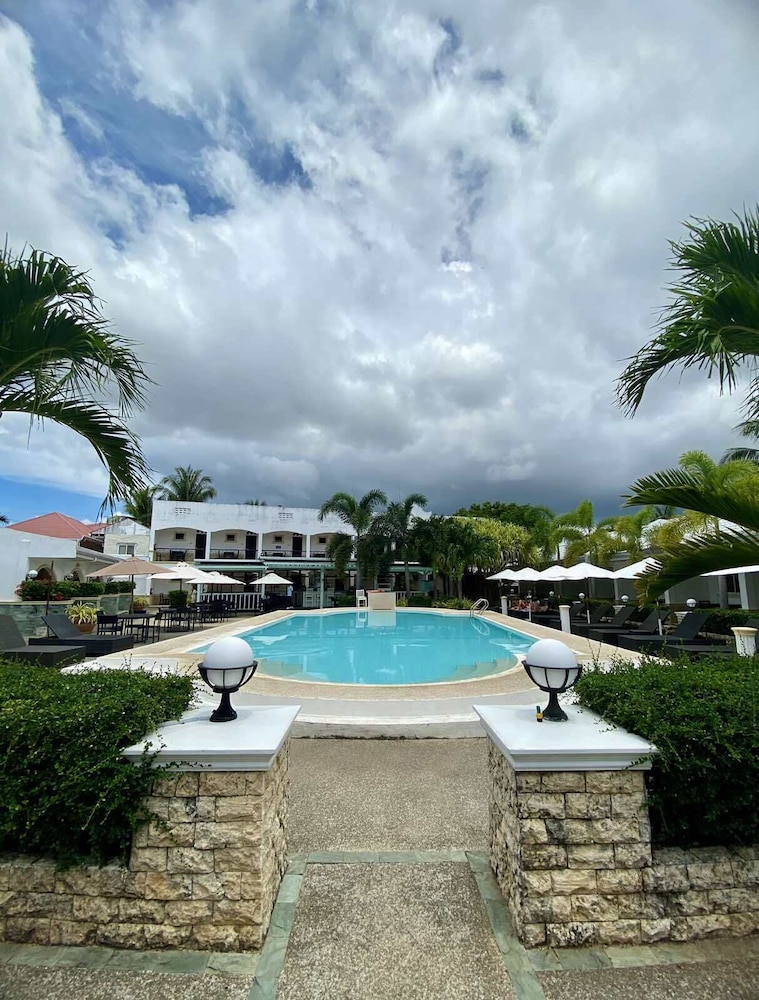 Panglao Regents Park Resort 48/54