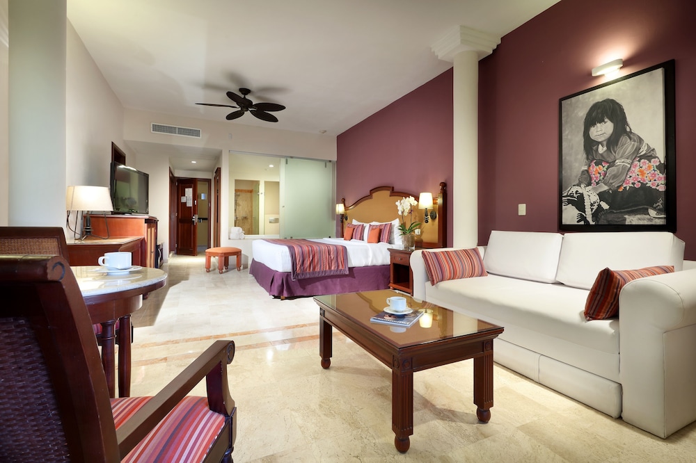 Family Selection At Grand Palladium Vallarta Resort Spa All Inclusive 28/50