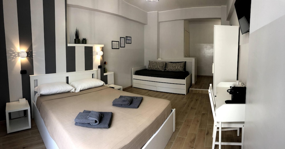 COMFORT, TRIPLE, MULTIPLE BEDS, CITY VIEW