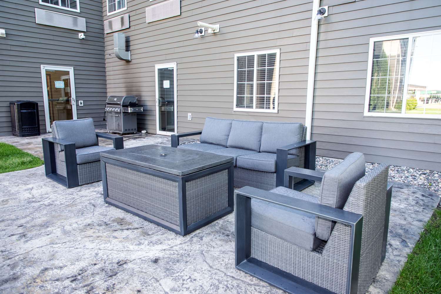 MainStay Suites Fargo - I-94 Medical Center 23/41