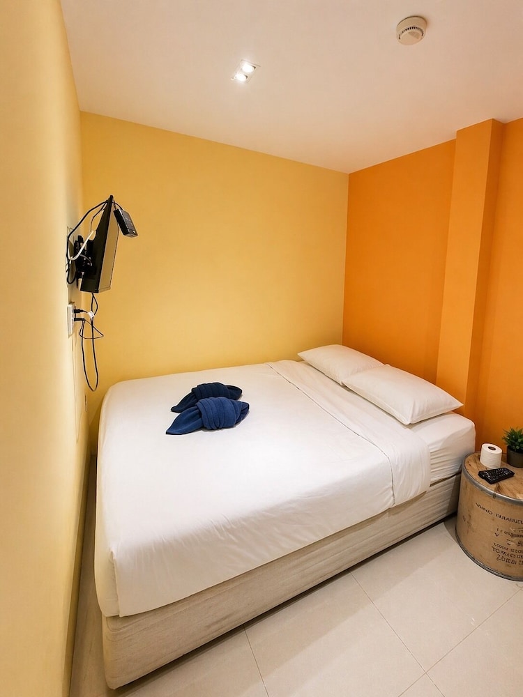 AU BON HOSTEL 35/58