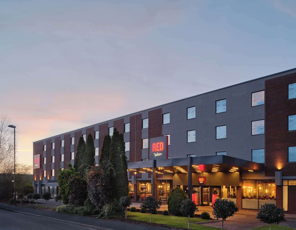 Radisson RED London Gatwick Airport 2/24