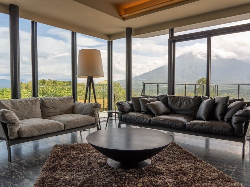Muse Niseko 28/50