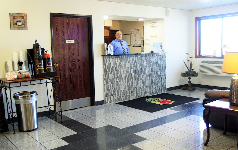 Super 8 by Wyndham South Boston VA 10/31