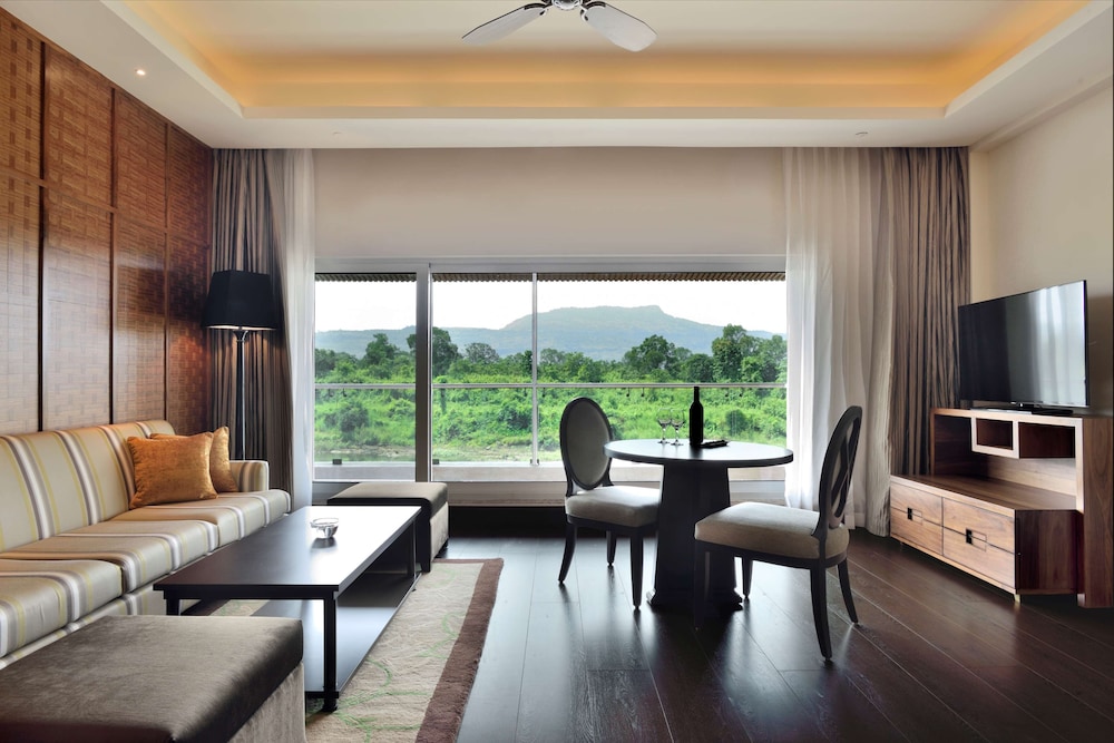 Radisson Blu Plaza Resort & Convention Centre Karjat 44/72