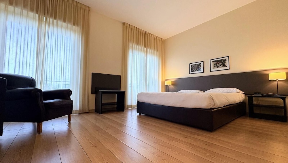 Superior, King Bed