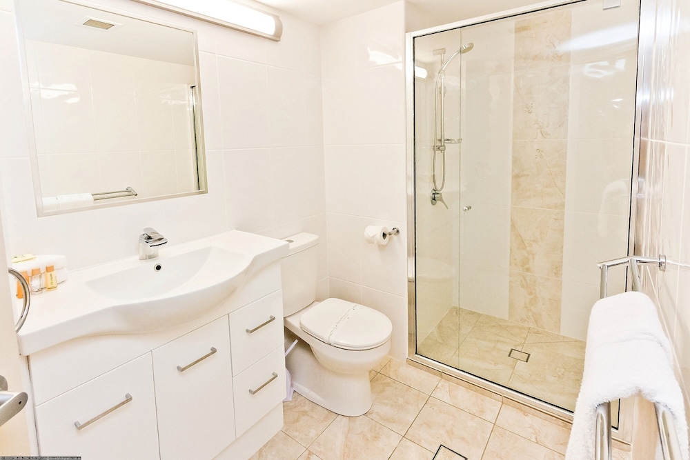 WHITE CREST LUXURY APARTMENTS 42/50