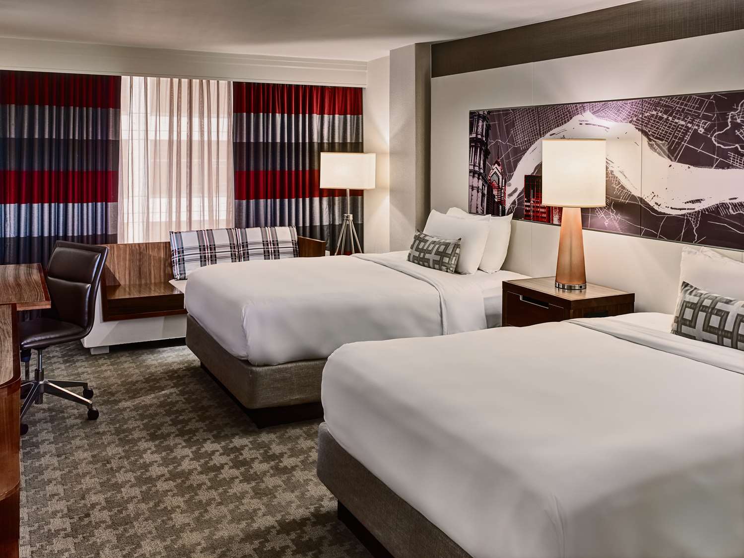 DELUXE, 2 QUEEN BEDS