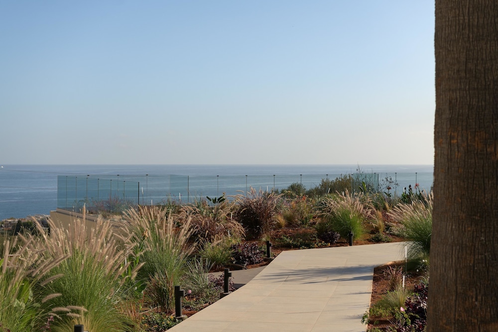 Galaxy Suites Boutique Resort 130/133