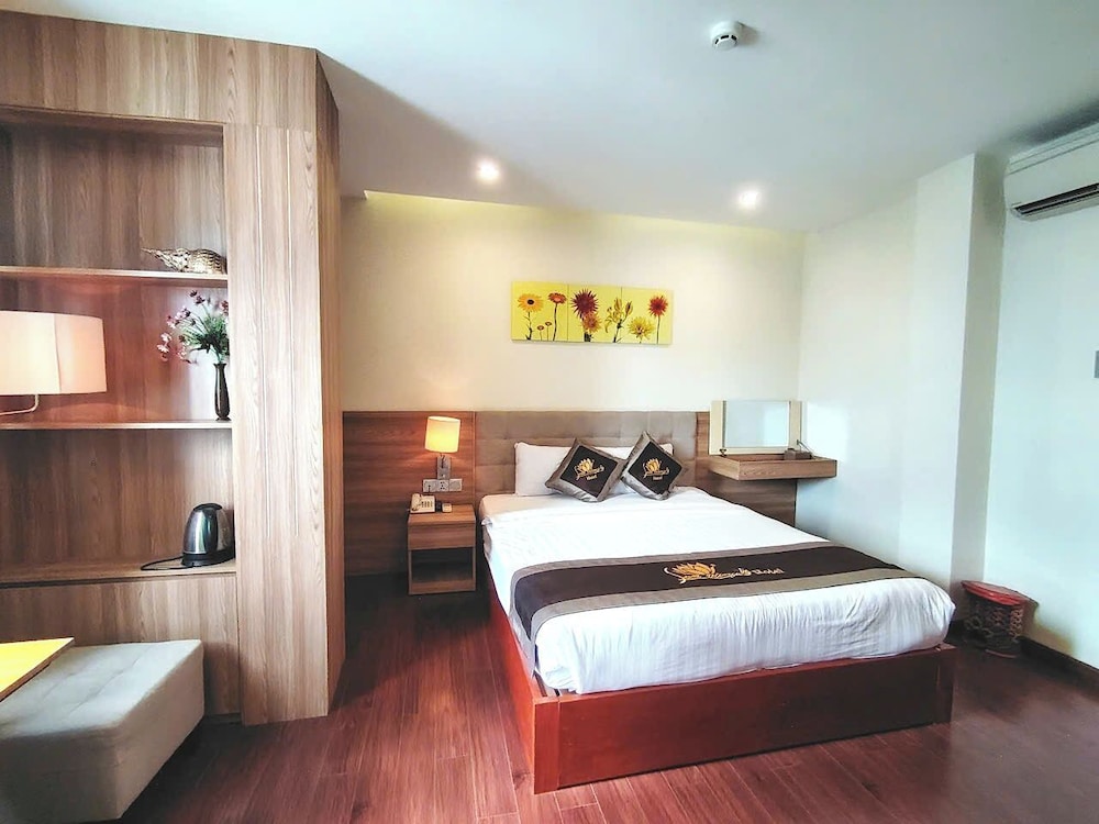 غرفة ديلوكس بسرير كوين بإطلالة على المدينة، Sen Vang Luxury Hotel 10/10