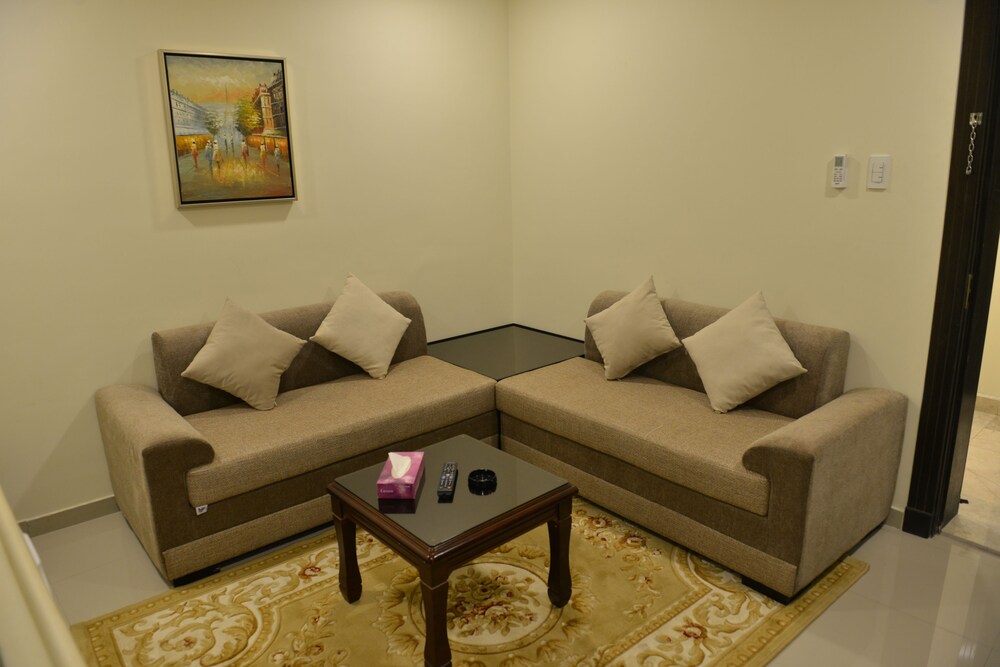 البرج الأول للشقق الفندقية(The First Tower Hotel Apartment) 20/29