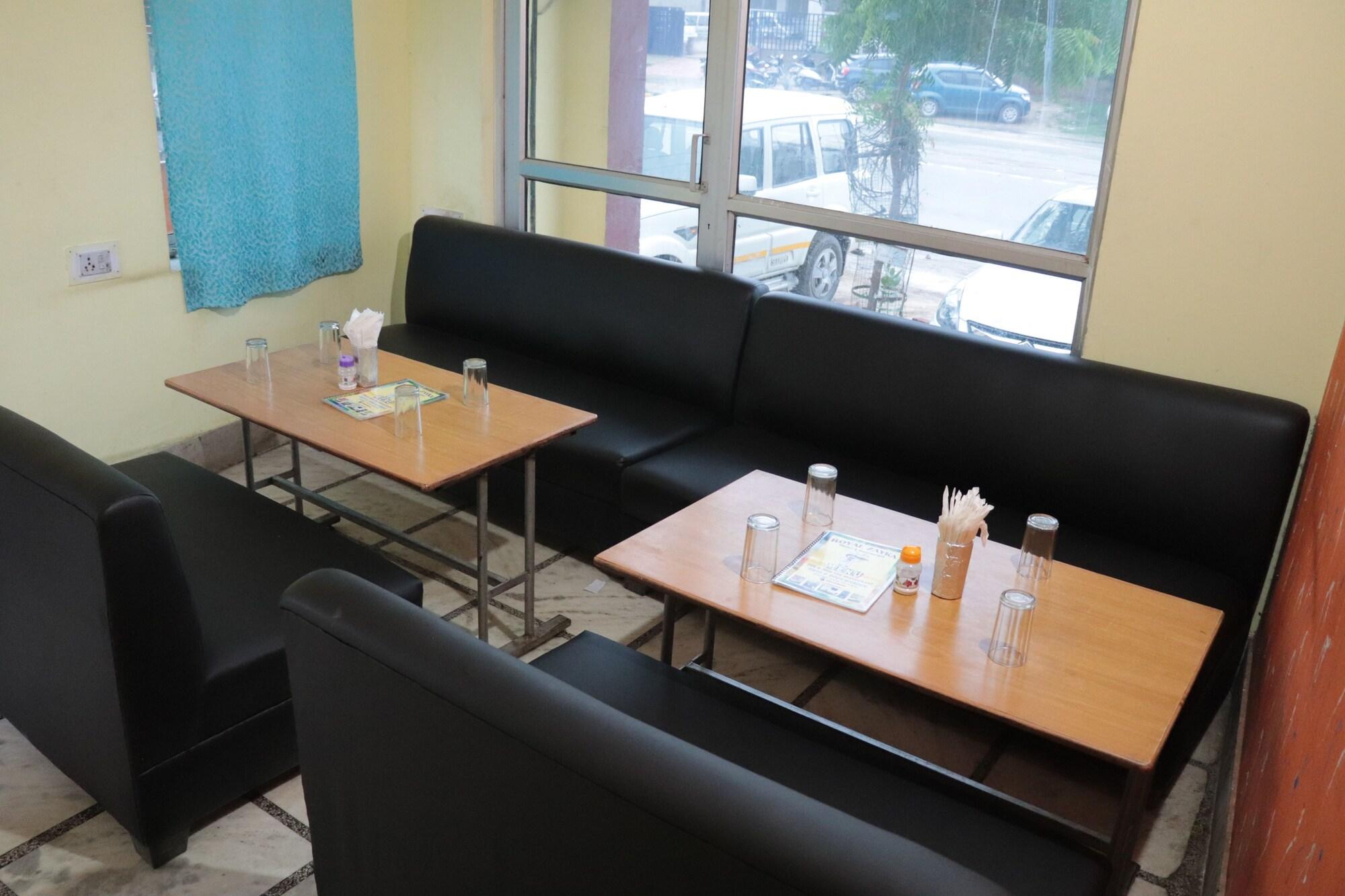 Royal Zayka Hotel & Restaurant 12/17