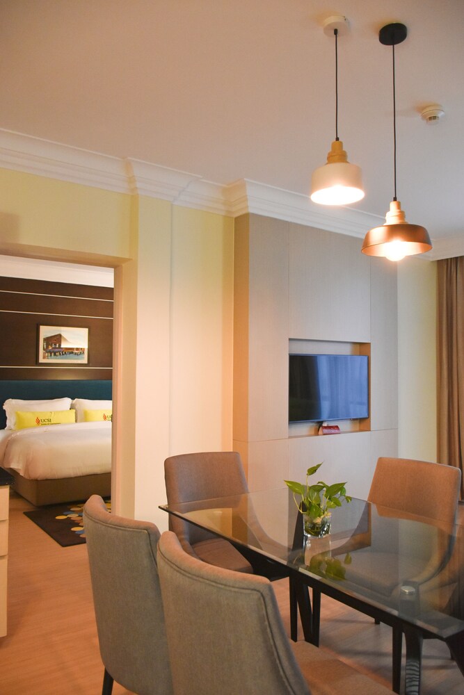 UCSI HOTEL KUCHING 48/72
