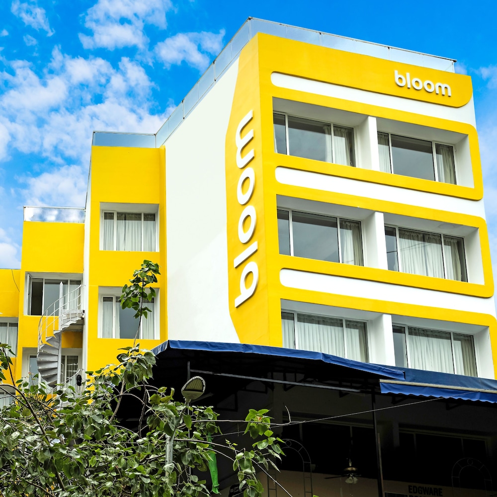 Bloom Hotel - Juhu in MUMBAI